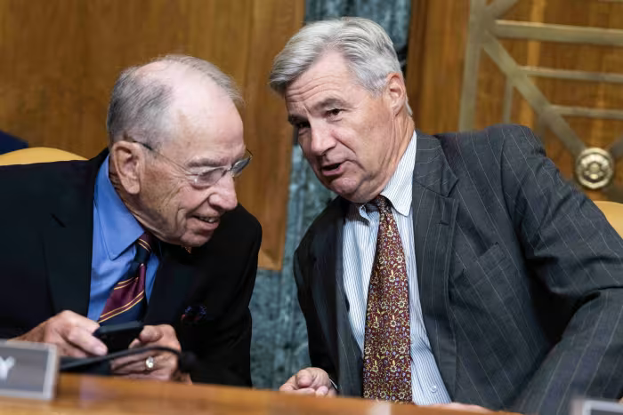 Senators Chuck Grassley, left, and Sheldon Whitehouse say the Senate Budget Committee’s probe of private equity in healthcare suggests firms put profits ahead of quality of care. Photo: Tom Williams/Zuma Press